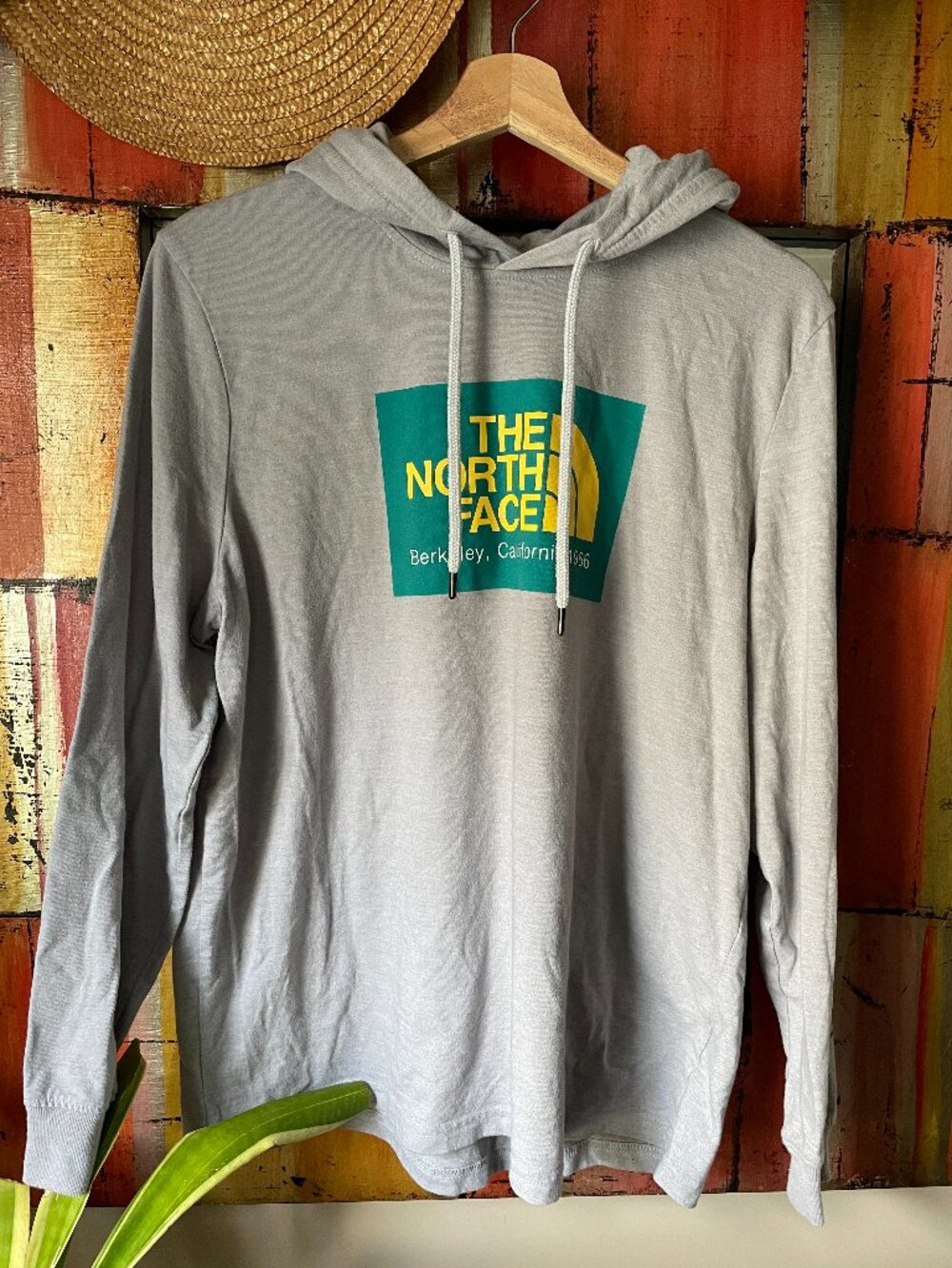 The North Face Berkeley California Lightweight Hoodie in Gray โ Women's L - Picture 2 of 10